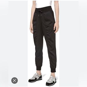 NWT Lululemon Dance Studio MR Jogger, Black